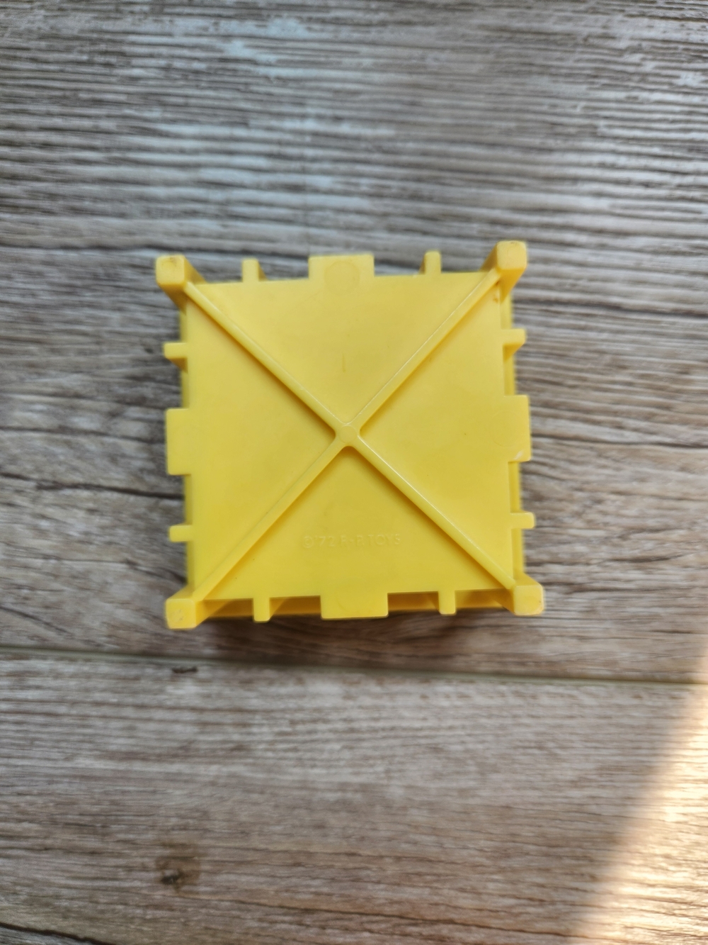 1975 Vintage Fisher Price Yellow Crib For Baby - Picture 6 of 7